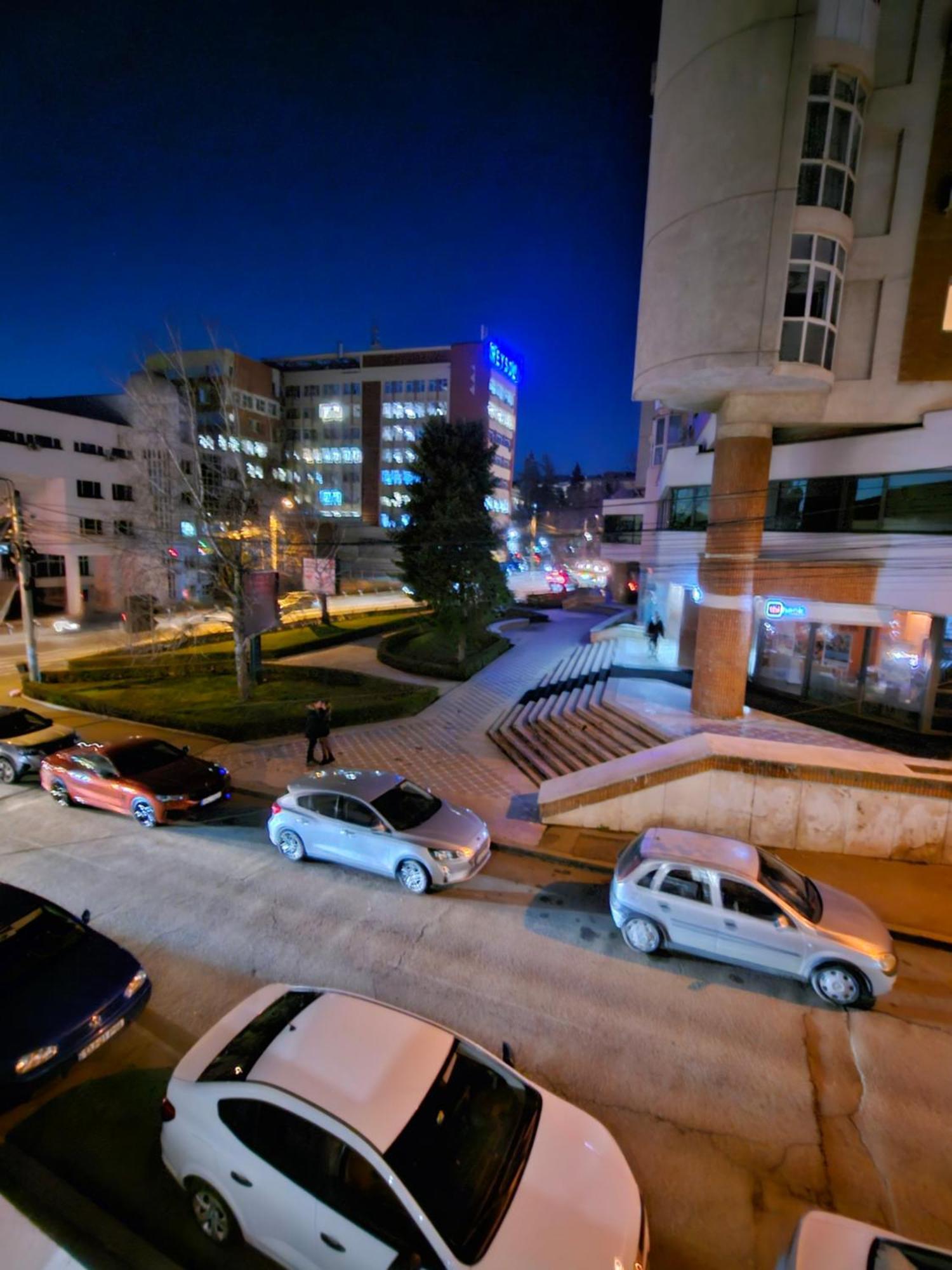 24 Shades Of Grey, Rezerva Acum Apartament Ultracentral, Ceai, Cafea, Filtru Apa Rece-Fierbinte, Saltea 160 Cm Memory Foam Craiova Exterior photo