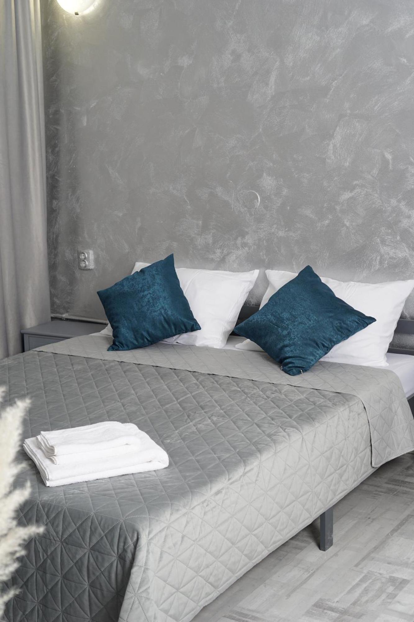 24 Shades Of Grey, Rezerva Acum Apartament Ultracentral, Ceai, Cafea, Filtru Apa Rece-Fierbinte, Saltea 160 Cm Memory Foam Craiova Exterior photo
